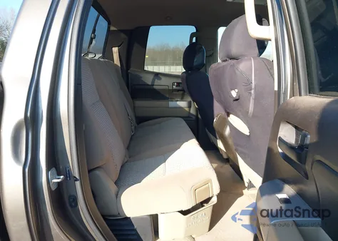 2007 Toyota Tundra Sr5 4.7L V8 z USA, uszkodzony, nr VIN 5TBBT54187S456053